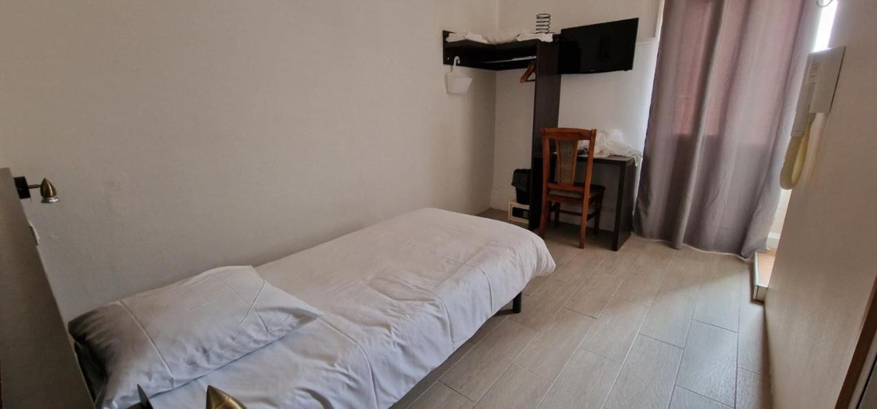 Hotel Les Rosiers La Rochelle  Esterno foto